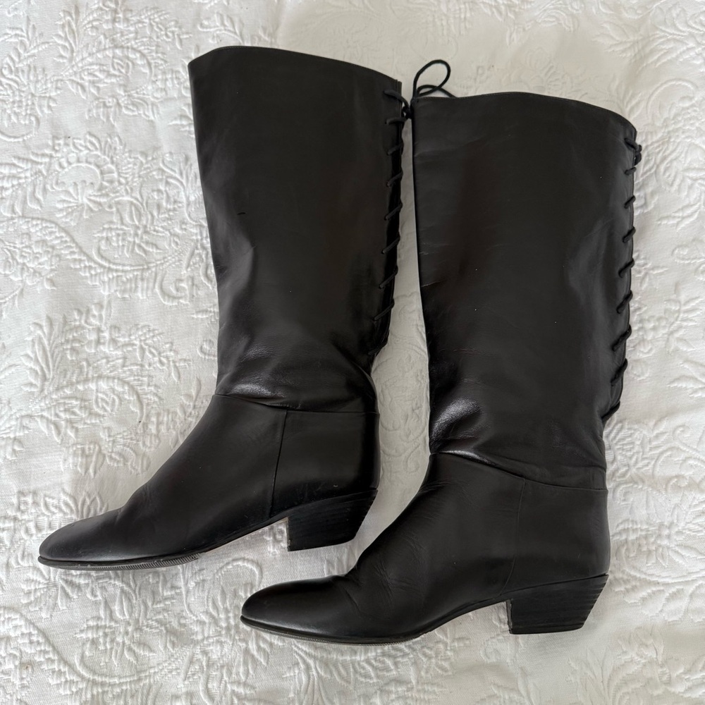 SUDINI made in Italy Black Leater Lace P Back Pull on Knee Boots. Size 7